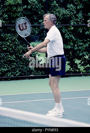 Washington, DC. 7-2-1991 Le Président George H. W. Bush joue au tennis en double avec le président sud-coréen Roh Tae Woo Woo Président, au cours de sa visite d'état de la Maison Blanche. Credit : Mark Reinstein /MediaPunch Banque D'Images