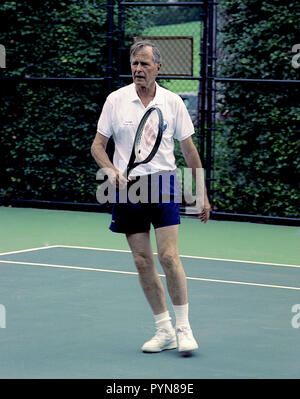 Washington, DC. 7-2-1991 Le Président George H. W. Bush joue au tennis en double avec le président sud-coréen Roh Tae Woo Woo Président, au cours de sa visite d'état de la Maison Blanche. Credit : Mark Reinstein /MediaPunch Banque D'Images