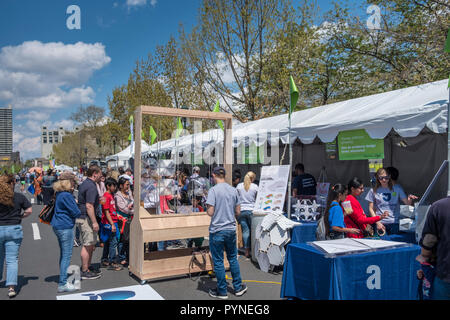 Festival des sciences de Philadelphie sur le Ben Franklin Parkway en face de l'Frankin Insitute, Philadelphia, Pennsylvania, USA Banque D'Images