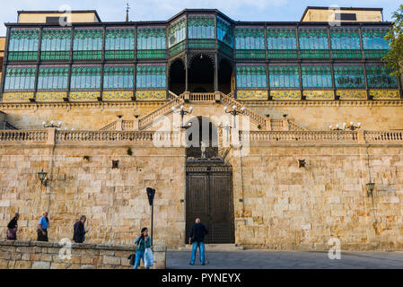 Casa Lis est un palais moderniste à Salamanque construit sur l'ancien mur de la muraille de la ville, où le musée d'Art Nouveau et Art déco est situé. Salamanque, C Banque D'Images