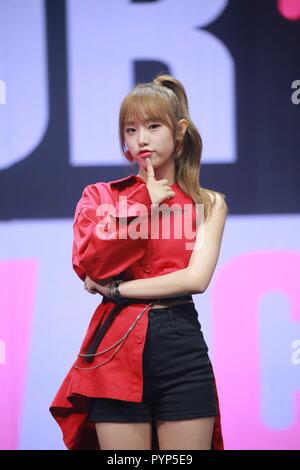 Séoul, Corée. 29 Oct, 2018. IZONE assister à tous débuts pour promouvoir leur premier album COLOR*IZ à Séoul, Corée, le 29 octobre 2018.(La Chine et la Corée à l'homme) Credit : TopPhoto/Alamy Live News Banque D'Images