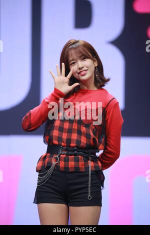 Séoul, Corée. 29 Oct, 2018. IZONE assister à tous débuts pour promouvoir leur premier album COLOR*IZ à Séoul, Corée, le 29 octobre 2018.(La Chine et la Corée à l'homme) Credit : TopPhoto/Alamy Live News Banque D'Images