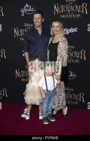 Los Angeles, CA, USA. 29 Oct, 2018. Beverley Mitchell, lors de la première de Disney's 'Casse-Noisette et les quatre royaumes' au Dolby Theatre de Los Angeles, Californie le 29 octobre 2018. Credit : Faye Sadou/media/Alamy Punch Live News Banque D'Images