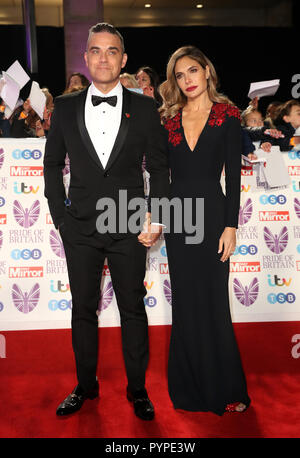 Robbie Williams et Ayda Field au cours de la fierté de la Grande-Bretagne Awards 2018, en partenariat avec le BST, honorant les héros méconnus et reconnaissant les réalisations extraordinaires de gens ordinaires, qui s'est tenue à l'hôtel Grosvenor House, Londres. Banque D'Images