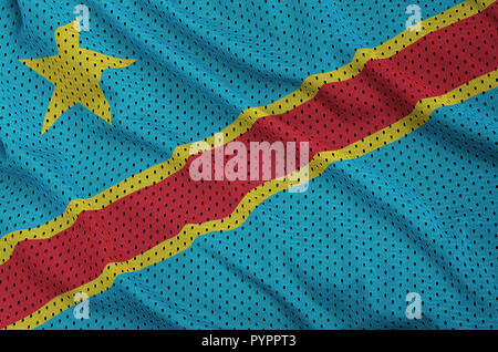 République démocratique du Congo Drapeau imprimé sur un tissu maille nylon polyester sportswear avec certains plis Banque D'Images