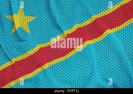 République démocratique du Congo Drapeau imprimé sur un tissu maille nylon polyester sportswear avec certains plis Banque D'Images