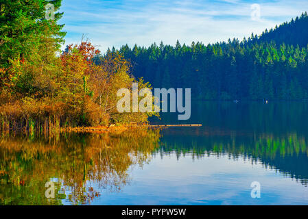 Avis de Westwood lake à Nanaimo au cours de l'automne, l'île de Vancouver, Canada Banque D'Images