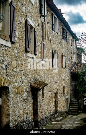 Meieval bâtiments dans le Peillon village près de Nice Côte D'azur en France Banque D'Images