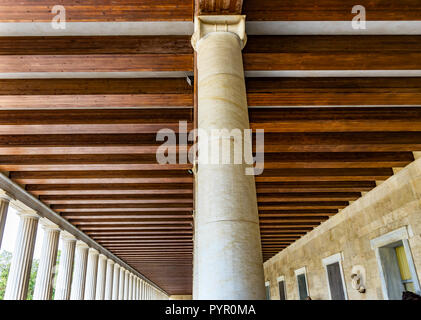 Agora antique Market Place Stoa d'Attalos Athènes Grèce. Agora fondée 6ème siècle avant JC. La STOA construit en 150 avant J.-C., reconstruit au début des années 50 Banque D'Images