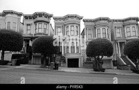 Maisons de style victorien à San Francisco Banque D'Images