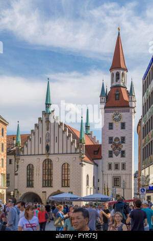 Munich, Allemagne - le 22 septembre. 2016 : l'Ancien hôtel de ville situé sur la place centrale de Munich et est l'une de ses principales décorations. Ce bâtiment a été Banque D'Images