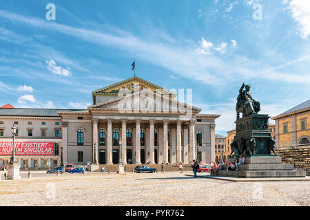 MUNICH, ALLEMAGNE - septembre-22- 2018 : Max-Joseph-Platz à Munich. Le Théâtre National (Théâtre National) est le foyer de l'Opéra de Bavière, l'État ou Banque D'Images