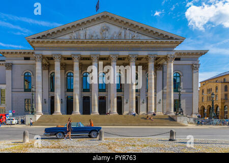 MUNICH, ALLEMAGNE - septembre-22- 2018 : Max-Joseph-Platz à Munich. Le Théâtre National (Théâtre National) est le foyer de l'Opéra de Bavière, l'État ou Banque D'Images