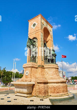 La République monument pour commémorer la création de la République turque à la place Taksim, quartier de Beyoglu. Istanbul, Turquie. Banque D'Images