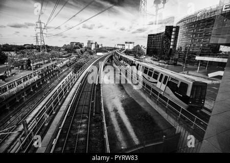 Réseau ferroviaire à Prince Regent DLR Station, London. London, Greater London, Angleterre, Royaume-Uni. Banque D'Images