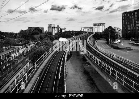 Réseau ferroviaire à Prince Regent DLR Station, London. London, Greater London, Angleterre, Royaume-Uni. Banque D'Images