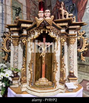 À l'intérieur de l'église en bois de Saint François d'assise à Hervartov, Slovaquie Banque D'Images