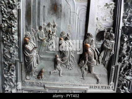 Panneau en bronze de la porte principale de la cathédrale de Pise. Banque D'Images