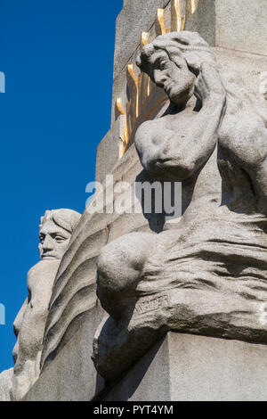 Titanic memorial par Goscombe John le Pier Head, Liverpool, Angleterre Banque D'Images