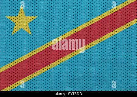 République démocratique du Congo Drapeau imprimé sur un tissu maille nylon polyester sportswear avec certains plis Banque D'Images