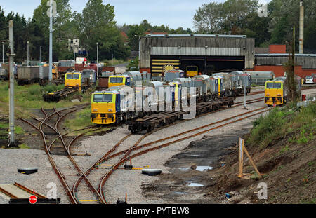 Network Rail, la MPV Véhicules polyvalents écurie à Wigan Spring Branch Dépôt de maintenance un mardi matin. Cw 6379 Banque D'Images