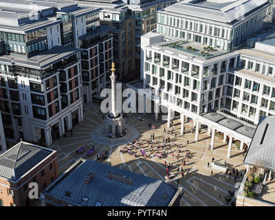 Vue plongeante sur la place Paternoster dans la ville de Londres Banque D'Images