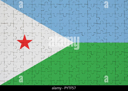 Djibouti drapeau est représenté sur un casse-tête pliée Banque D'Images