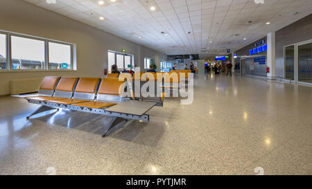 Athènes, Grèce - 23 octobre 2016 : espace d'attente à l'aérogare des passagers sur l'aéroport international d'Athènes Banque D'Images