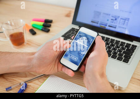 Connexion l'accès à l'empreinte digitale sur smartphone Banque D'Images