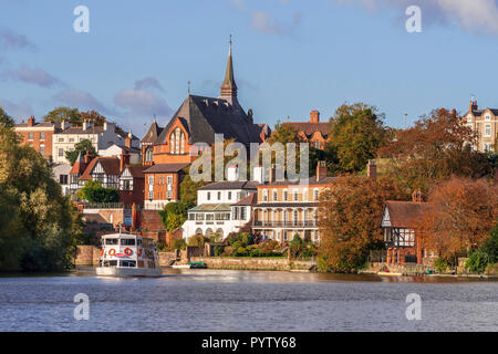 Chester le nord-ouest de l'Angleterre. Bateau de croisière rivière Dee. Banque D'Images