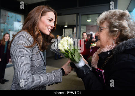 La duchesse de Cambridge arrive pour une visite au Cœur de l'entraîneur de Basildon Essex. Banque D'Images