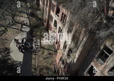 Beelitz, Allemagne. 07Th avr, 2018. Vue à l'Beelitzer sanatoriums. Les poumons des travailleurs Beelitz-Heilstätten sanatoriums, construit entre 1898 et 1930 par la Landesversicherungsanstalt Berlin, forme l'un des plus grands complexes hospitaliers dans le Berlin de l'arrière-pays. Credit : Jörg Carstensen/dpa/Alamy Live News Banque D'Images