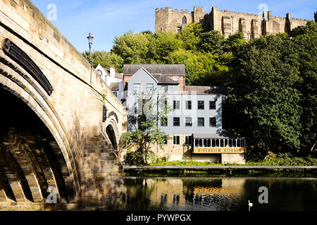 Château de Durham et dans le centre-ville, England, UK Banque D'Images