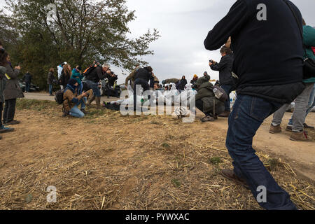 26/08/2018 Ende Galeande tenir des militants de démonstration de la formation d'action pour les journalistes avant d'actions directes pour la justice climatique Banque D'Images