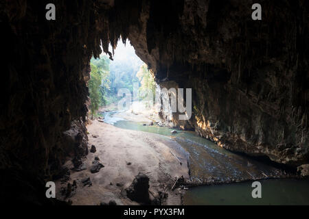 La grotte de Tham Lod, province de Mae Hong Son, Thaïlande Banque D'Images