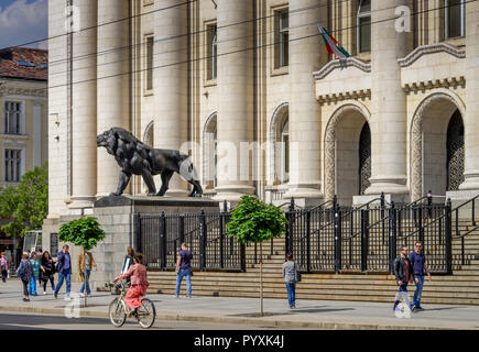 Sculpture du Lion, le centre de justice, Sofia, Bulgarie, Loewenskulptur, Justizpalast, Spanien Banque D'Images