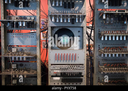 Réplique de travail de Manchester, alias bébé Small-Scale Experimental Machine (SSEM), premier ordinateur à programme enregistré Musée des sciences et de l'industrie Banque D'Images