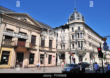 Lodz, Pologne, juillet 2018. Immeuble historique maisons sur la rue Piotrkowska Banque D'Images