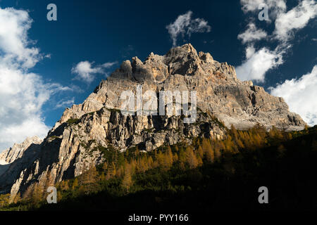 Il Monte Pelmo dal Passo Staulanza. 3.168m Banque D'Images