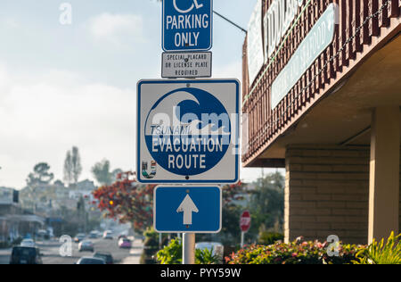 Inscrivez-vous pour un parcours d'évacuation, le tsunami sur l'île Shelter, San Diego, California, USA Banque D'Images