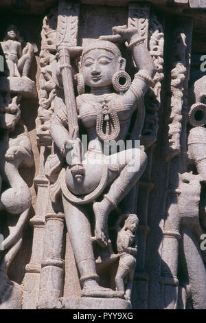 La figure sculptée de Surya soleil temple, Ranakpur, Rajasthan, Inde, Asie Banque D'Images