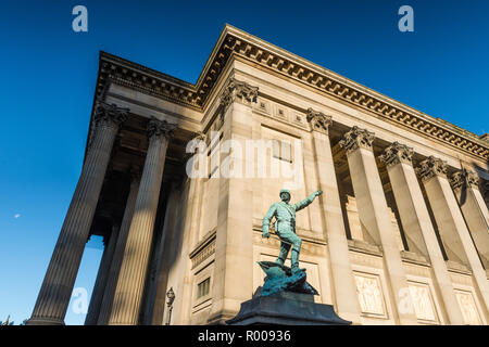 Général Earle statue en face de St George's Hall, Liverpool, Merseyside, Angleterre Banque D'Images