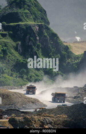 Les camions miniers Papouasie Nouvelle Guinée Banque D'Images