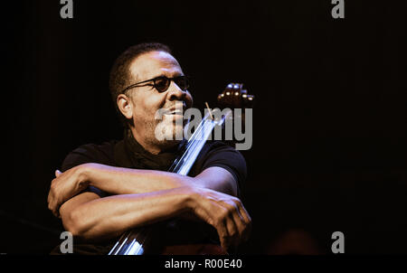 Stanley Clark jouant au cork jazz festival 2018 à l'everyman à Cork Irlande Banque D'Images