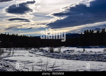 Des scènes d'hiver dans les montagnes Rocheuses de l'Alberta Banque D'Images