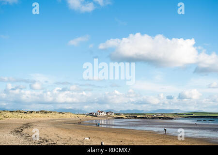 Vaste plage, Llydan Traeth, conseil informatique, au nord du Pays de Galles, Royaume-Uni Banque D'Images