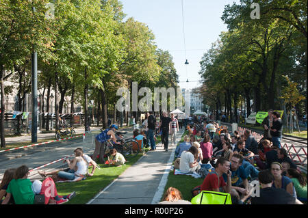 Wien, Ringstraße, autofreier Tag, 'Rasen am Ring' - Vienne, Ringstrasse, la Journée sans voiture Banque D'Images