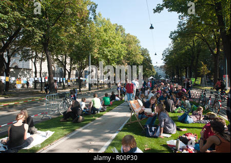 Wien, Ringstraße, autofreier Tag, 'Rasen am Ring' - Vienne, Ringstrasse, la Journée sans voiture Banque D'Images