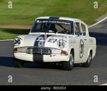 Martin Reynolds, Ford Anglia 105E, Classic Touring Car Racing Club, pré-66, BARC, Racing Club automobile britannique, National Championship, Brands Hatch, Banque D'Images