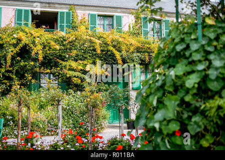 Maison et jardin de Claude Monet, le célèbre peintre impressionniste français à Giverny ville de France Banque D'Images